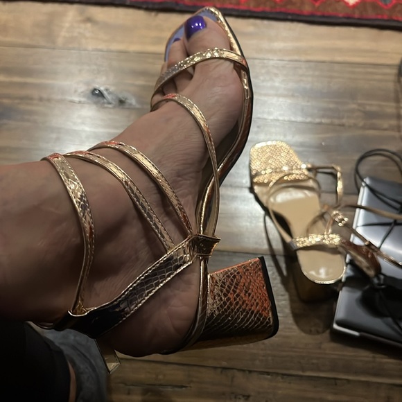 gold strappy sandals with block heels - Picture 3 of 6